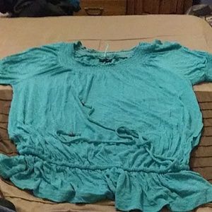 U neck short sleeve shirt